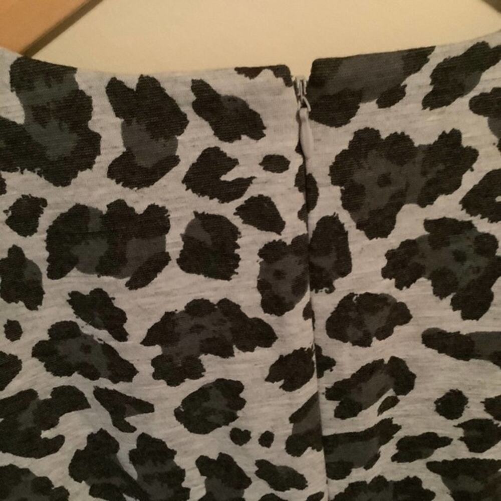 Vince Camuto Womens Animal Leopard Print Sleeveless Sheath Dress Knit Size 6 - Picture 4 of 9
